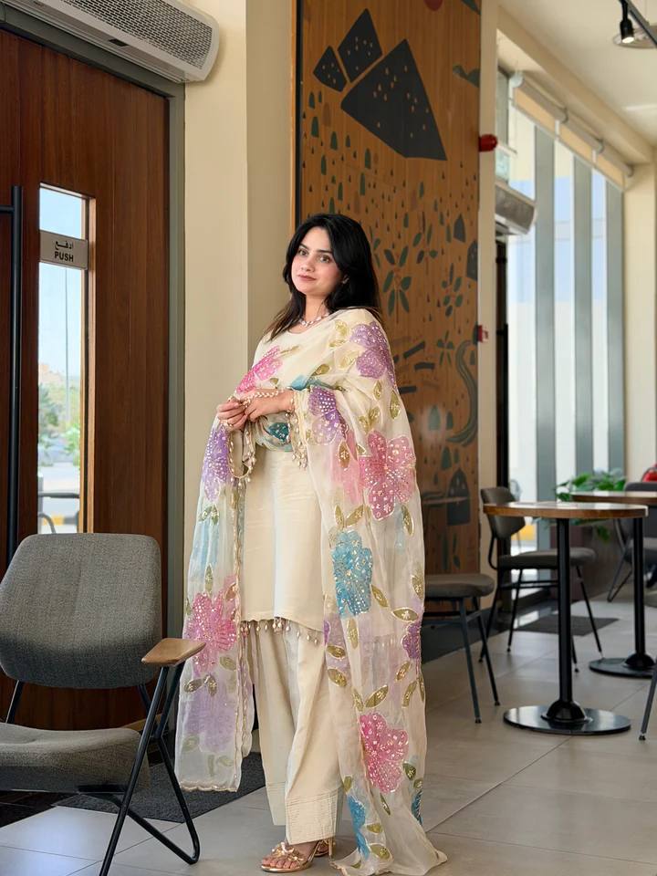 Contemporary Elegance in Traditional Attire
