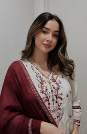 Maroon Essence Chic Style for Every Occasion