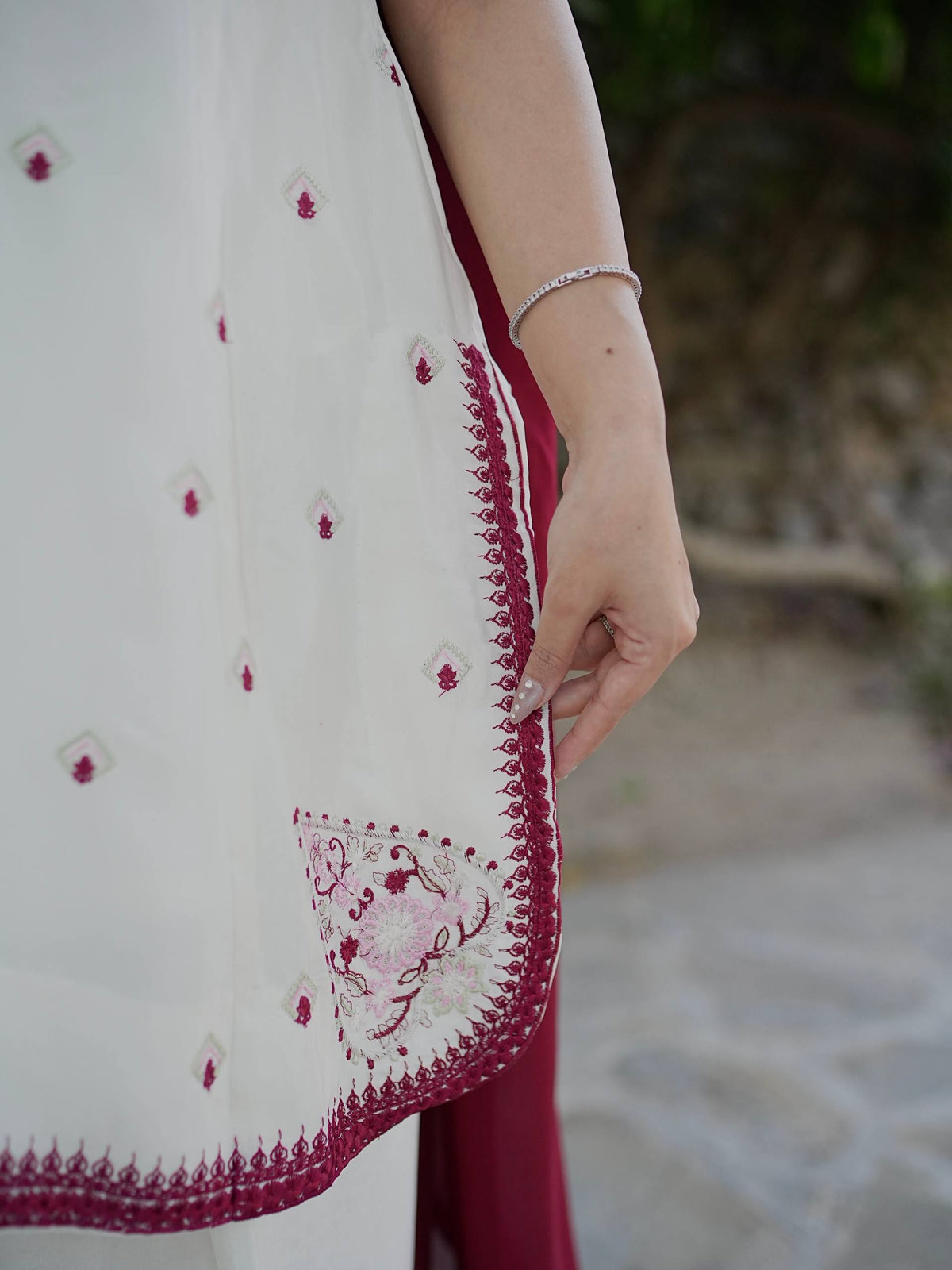 Maroon Essence Chic Style for Every Occasion