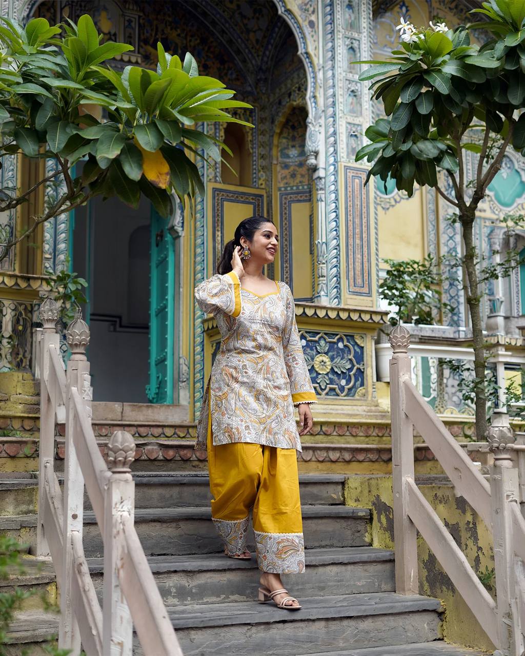 Refined Look Elegant Classic Suit
