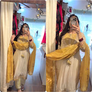 Fashion Frame Selfies That Speak Your Style