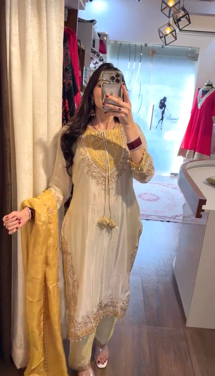 Fashion Frame Selfies That Speak Your Style