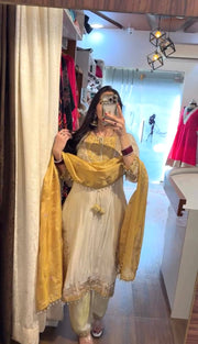 Fashion Frame Selfies That Speak Your Style