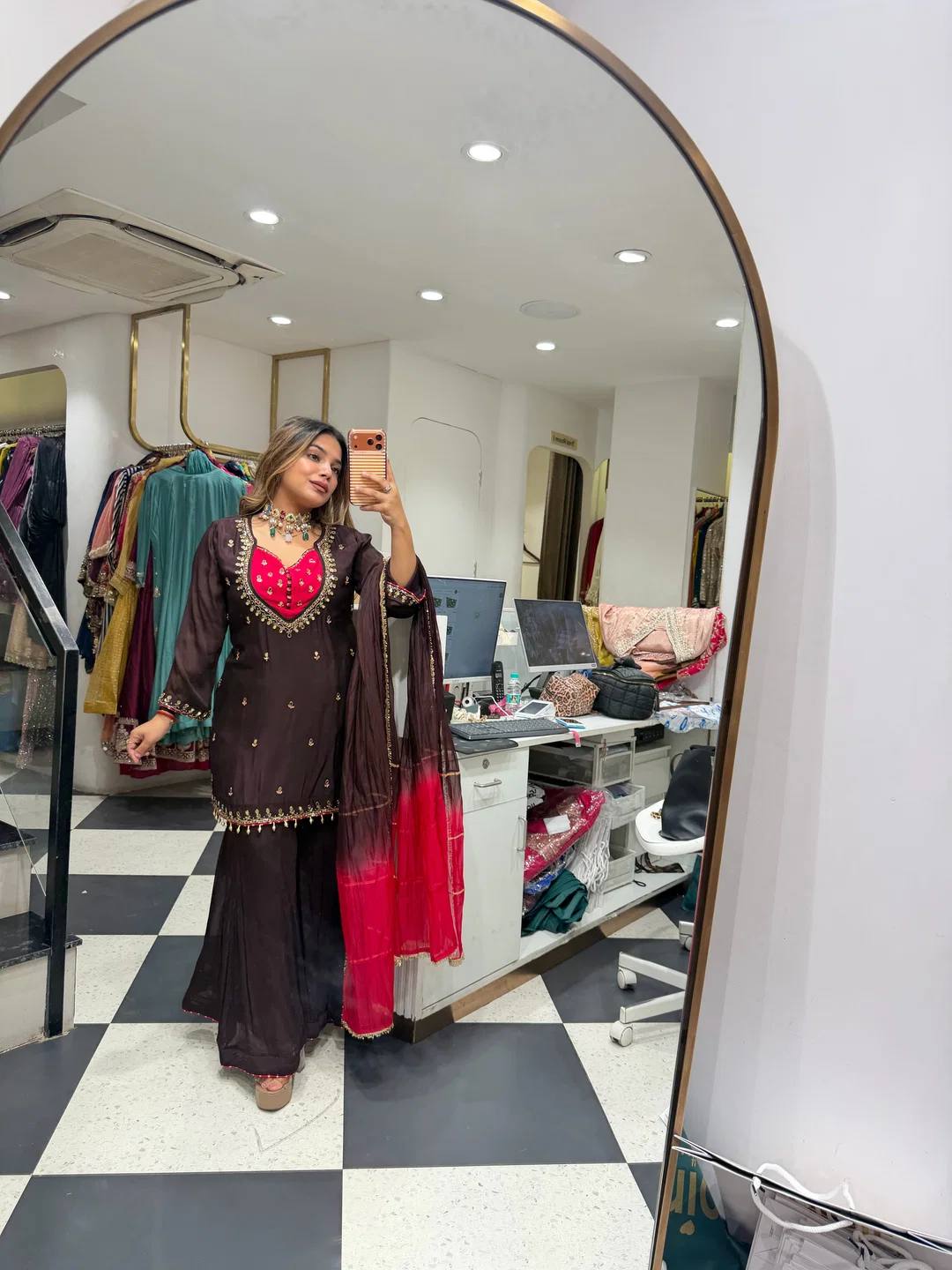 Glamour View Reflect Your Style with Confidence