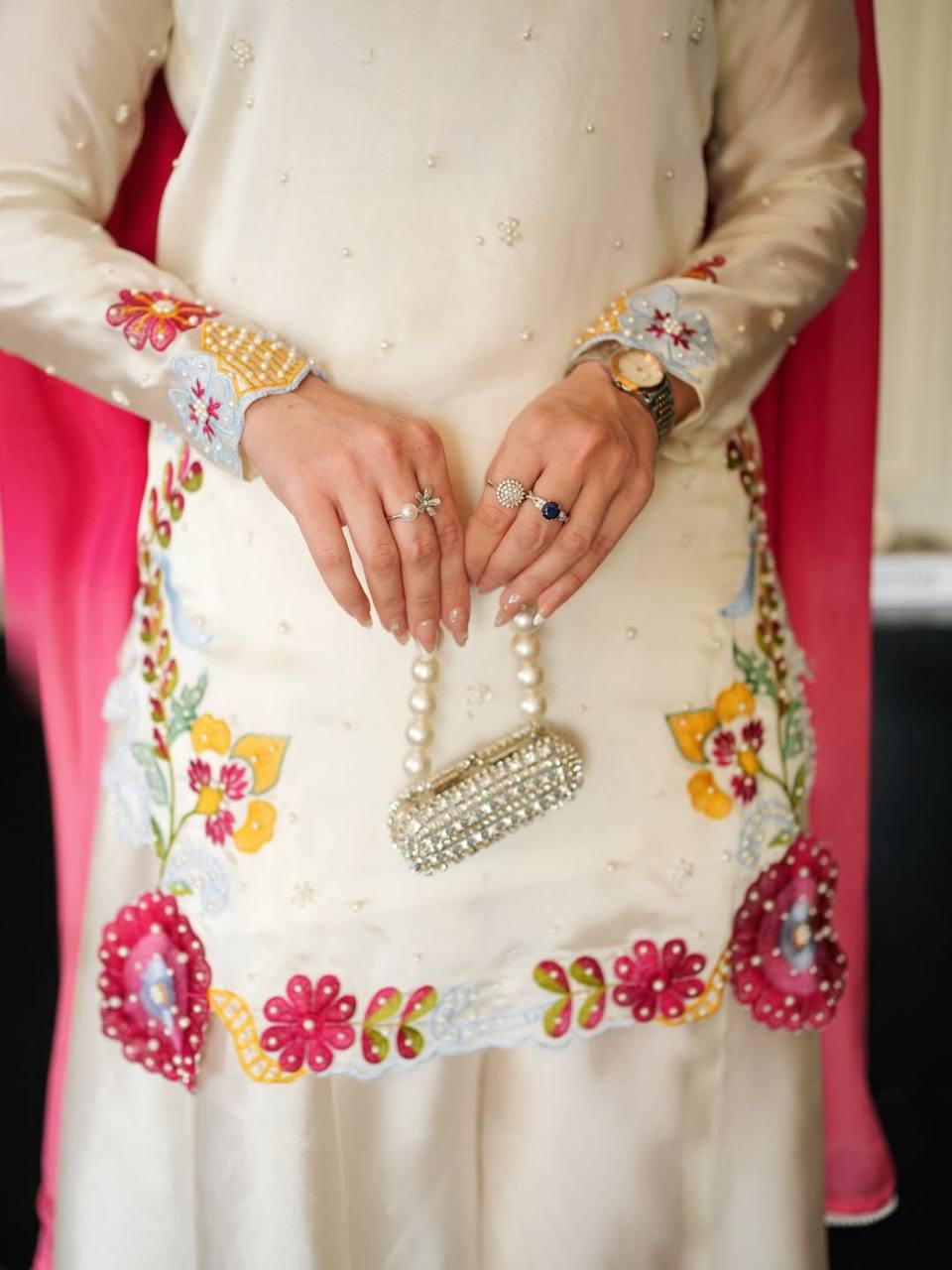 A perfect touch of festive floral