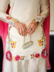 A perfect touch of festive floral