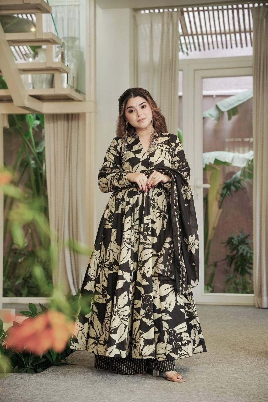 Bold prints meet classic ethnic style