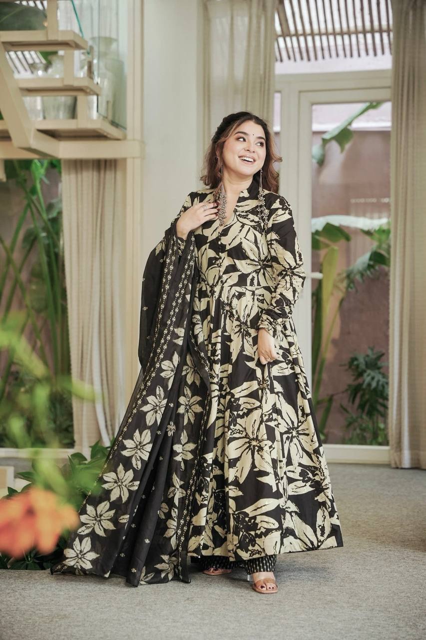Bold prints meet classic ethnic style