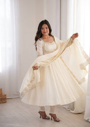 Effortless Elegance Redefine Your Personal Style