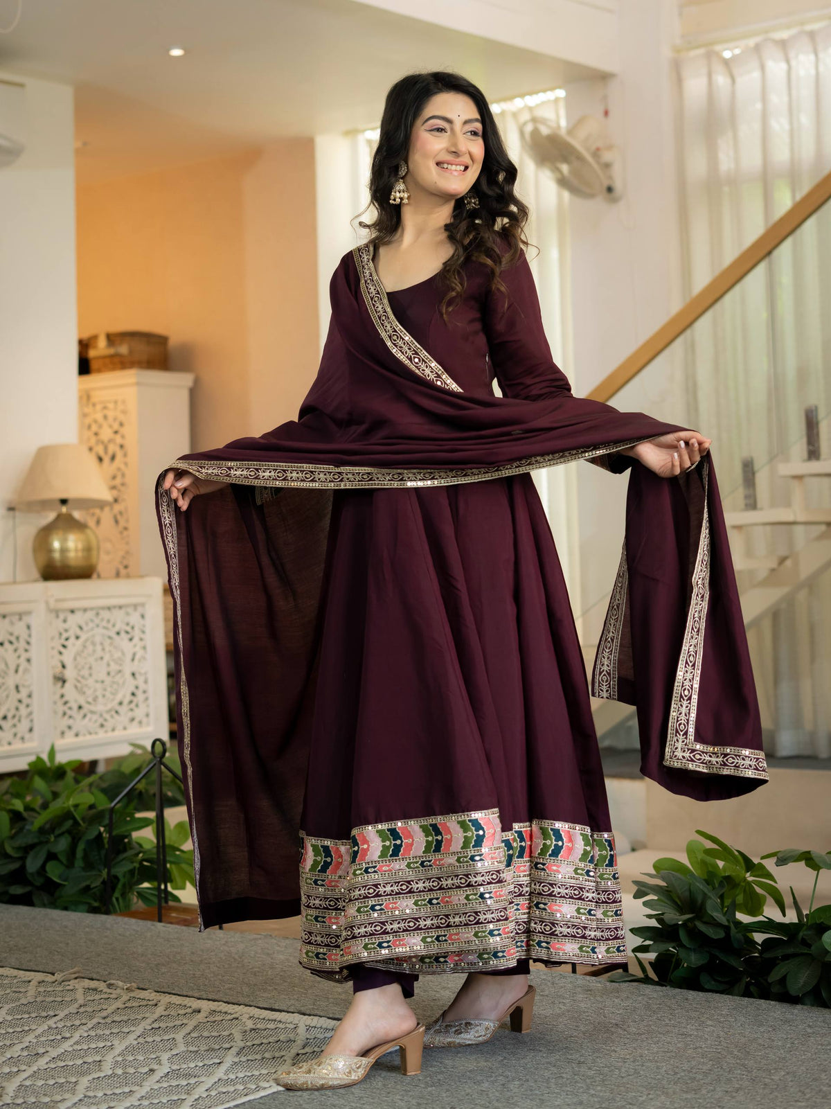 Sophisticated Maroon Attire for Ambitious Ladies