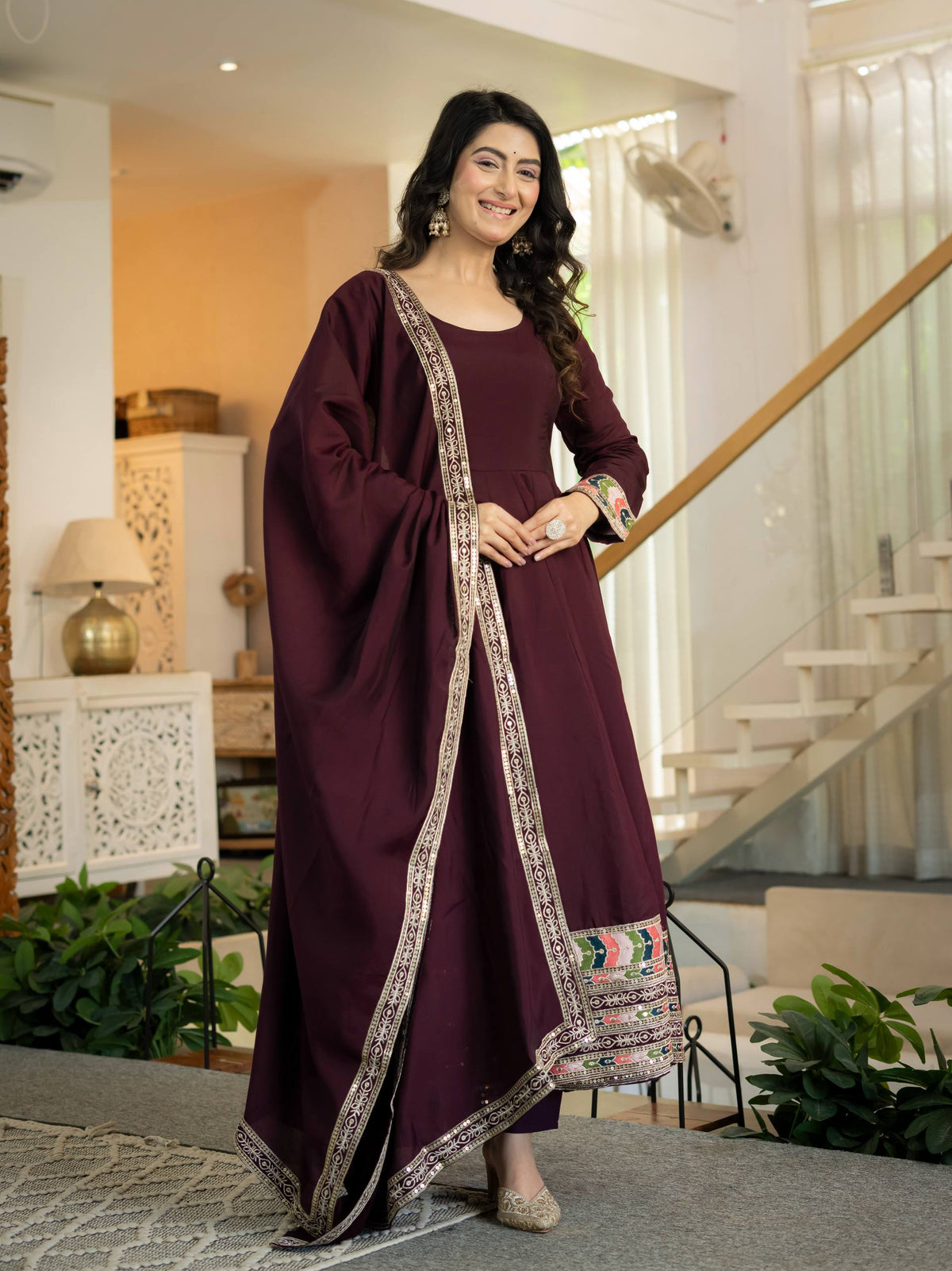 Sophisticated Maroon Attire for Ambitious Ladies