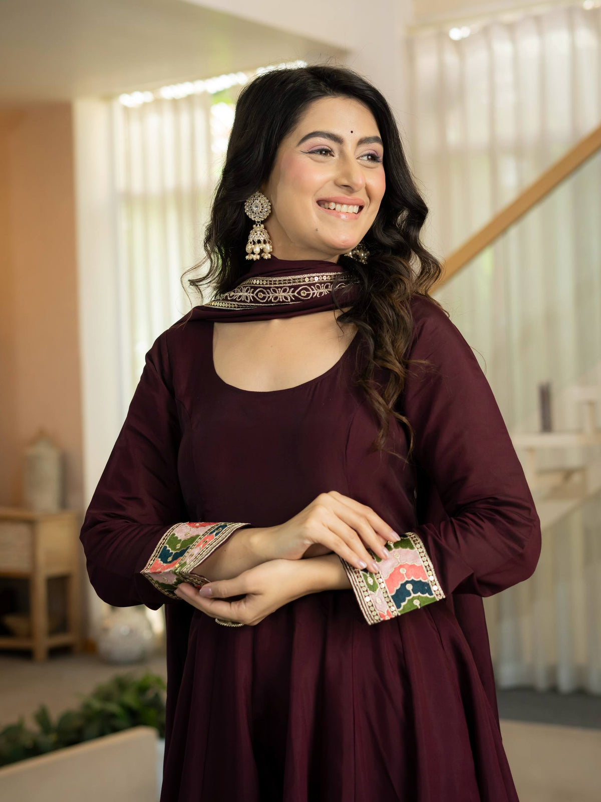 Sophisticated Maroon Attire for Ambitious Ladies