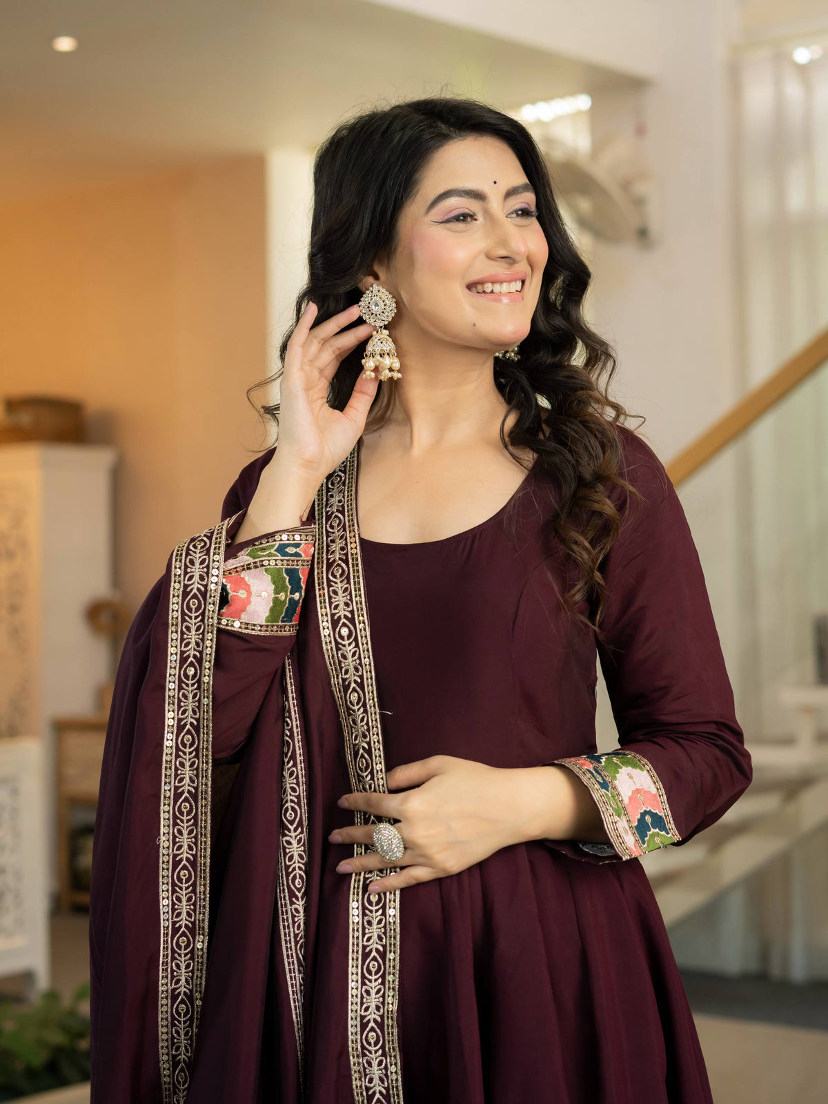 Sophisticated Maroon Attire for Ambitious Ladies