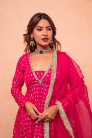 Trendy Polka Dot Suit for Effortless Elegance