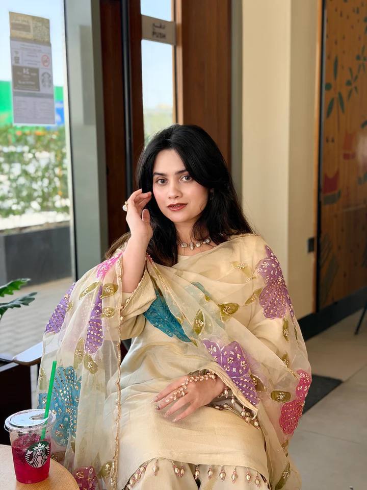 Contemporary Elegance in Traditional Attire