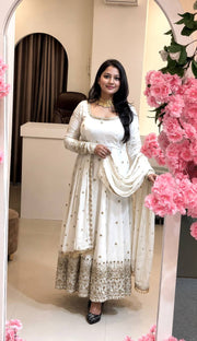 Graceful Indian Garments for Festive Events