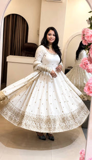 Graceful Indian Garments for Festive Events