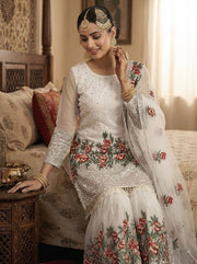Stylish Pakistani Outfits for Festive Gatherings