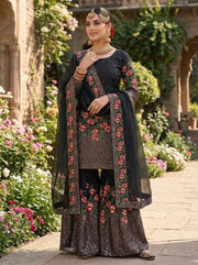Stylish Pakistani Outfits for Festive Gatherings