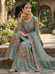 Stylish Pakistani Outfits for Festive Gatherings
