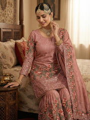 Stylish Pakistani Outfits for Festive Gatherings