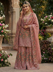 Stylish Pakistani Outfits for Festive Gatherings