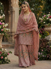 Stylish Pakistani Outfits for Festive Gatherings