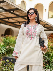 Elegant White Kurta Set for Effortless Style