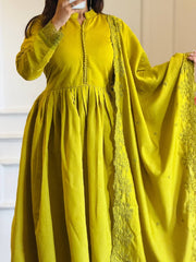Elegant Indian Attire for Special Occasions