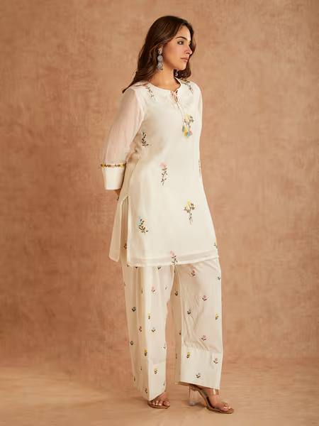 Graceful Floral Print Kurta Suit for Modern Elegance