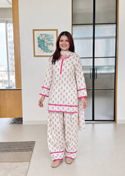 Timeless Elegance in Vibrant Suit Design