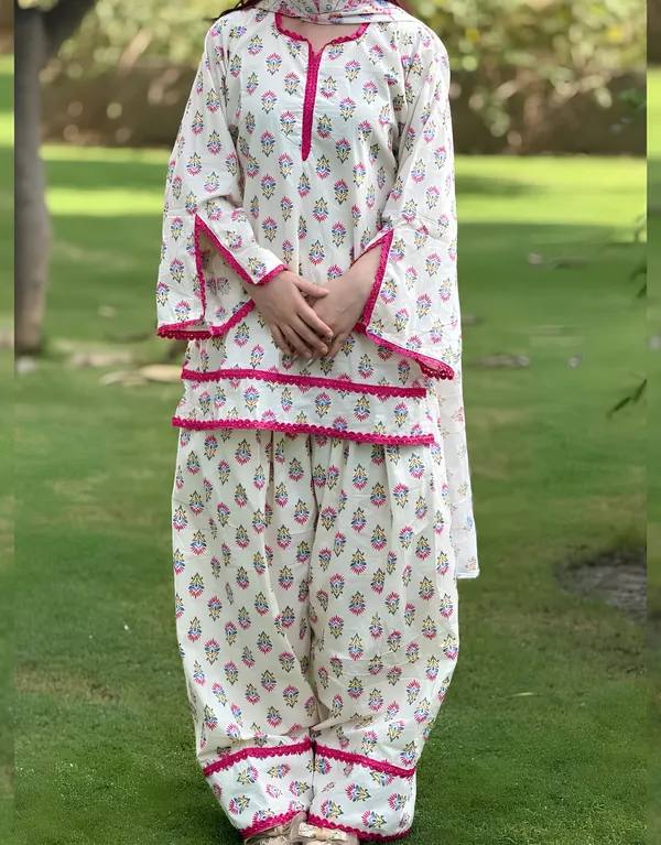 Timeless Elegance in Vibrant Suit Design