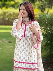 Timeless Elegance in Vibrant Suit Design