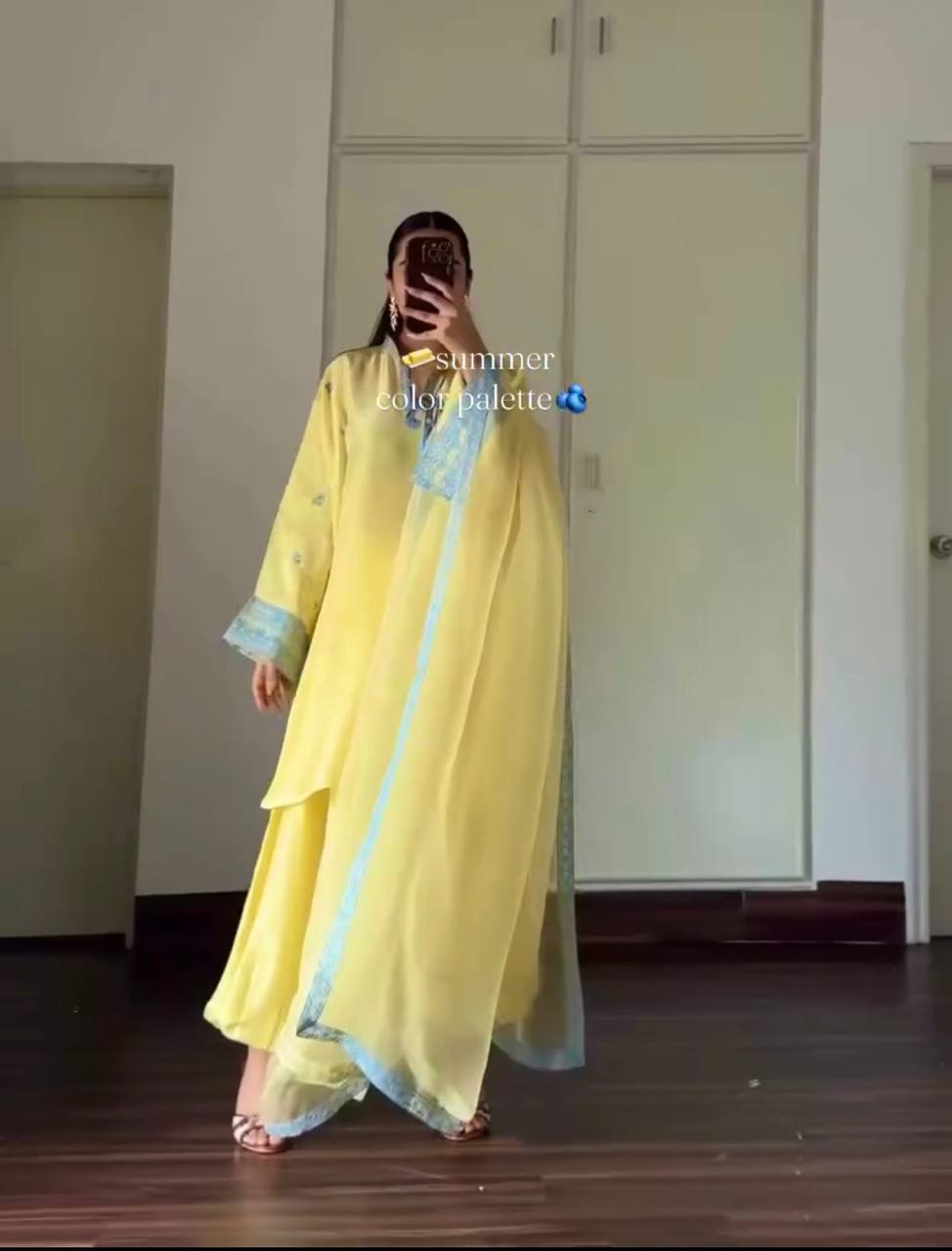 Elegant Ethnic Ensemble for Modern Women
