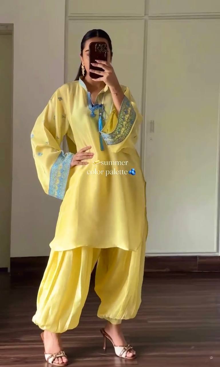 Elegant Ethnic Ensemble for Modern Women
