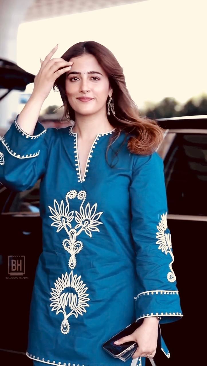 Graceful Blue Outfit for Effortless Elegance