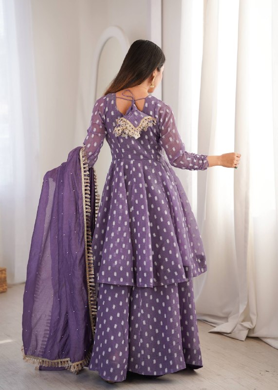 Graceful Suit Ensembles for Special Moments