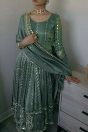 Luxe Green Dress Perfect for Celebrations
