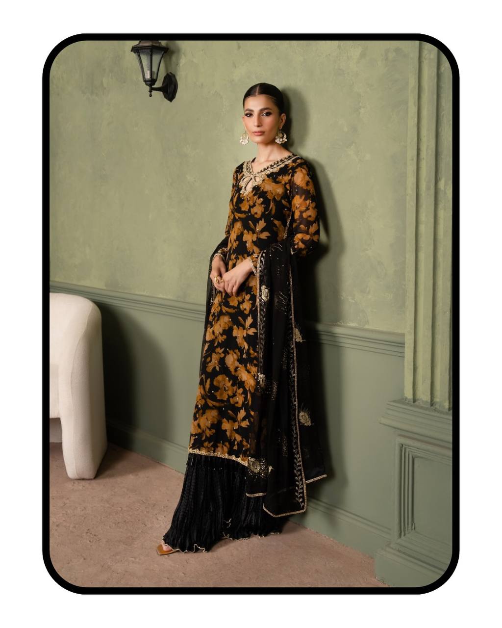 Glamorous Black and Gold Fashion Statement