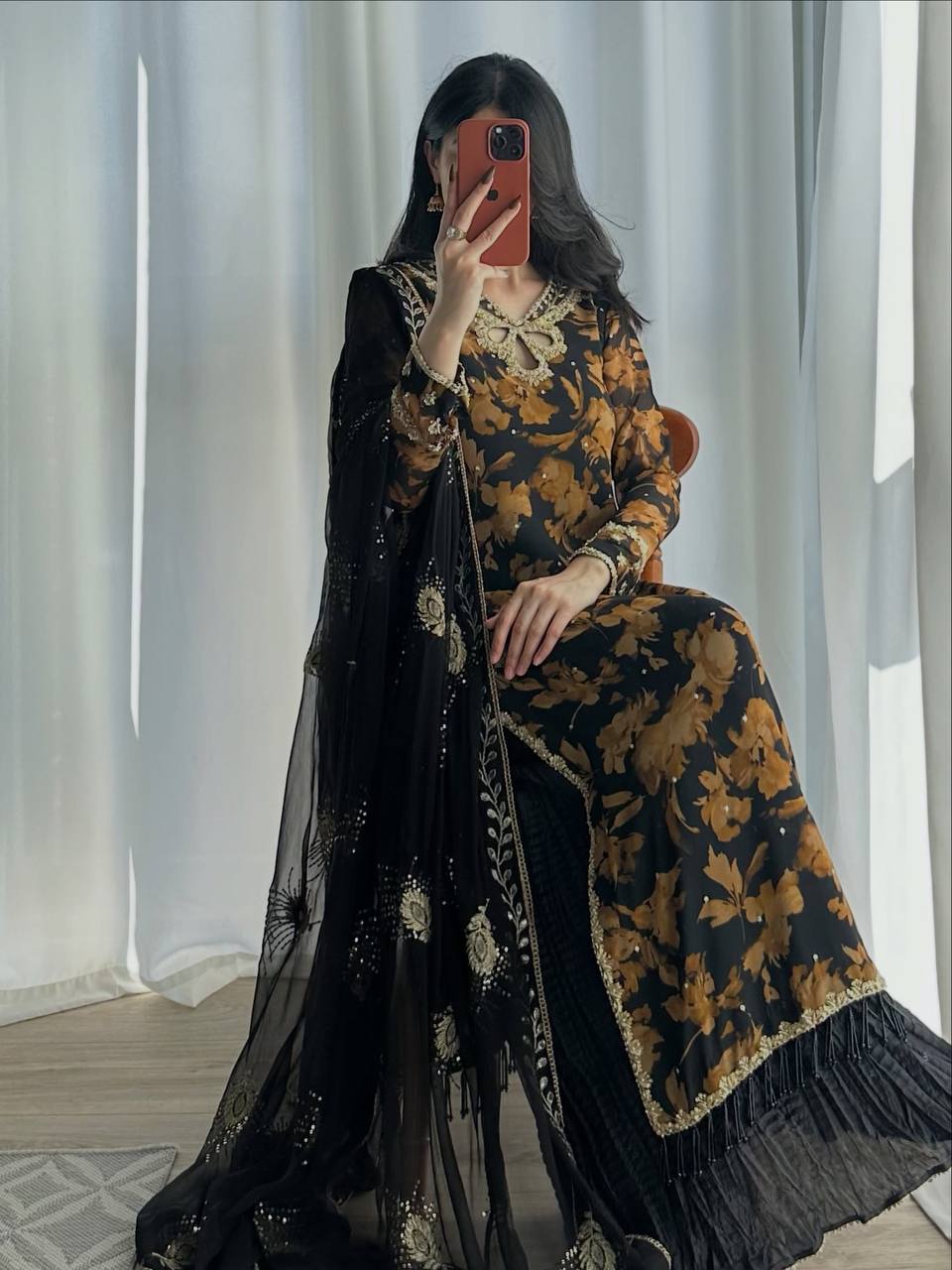 Glamorous Black and Gold Fashion Statement