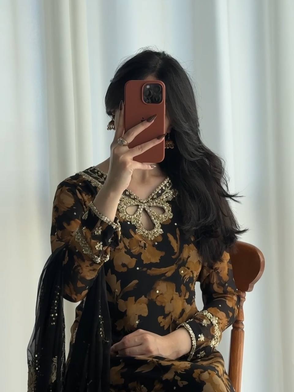 Glamorous Black and Gold Fashion Statement