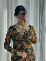 Glamorous Black and Gold Fashion Statement