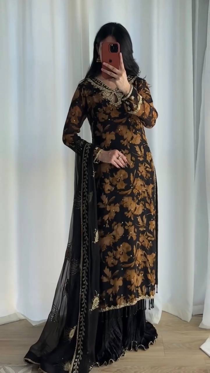 Glamorous Black and Gold Fashion Statement