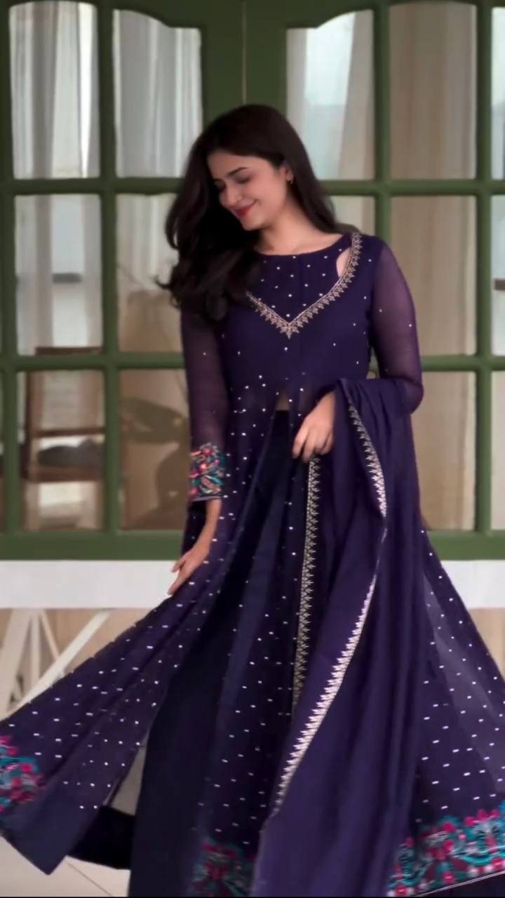 Exquisite Anarkali Suit for Traditional Elegance