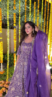 Stunning Fashion Statement for Festive Gatherings