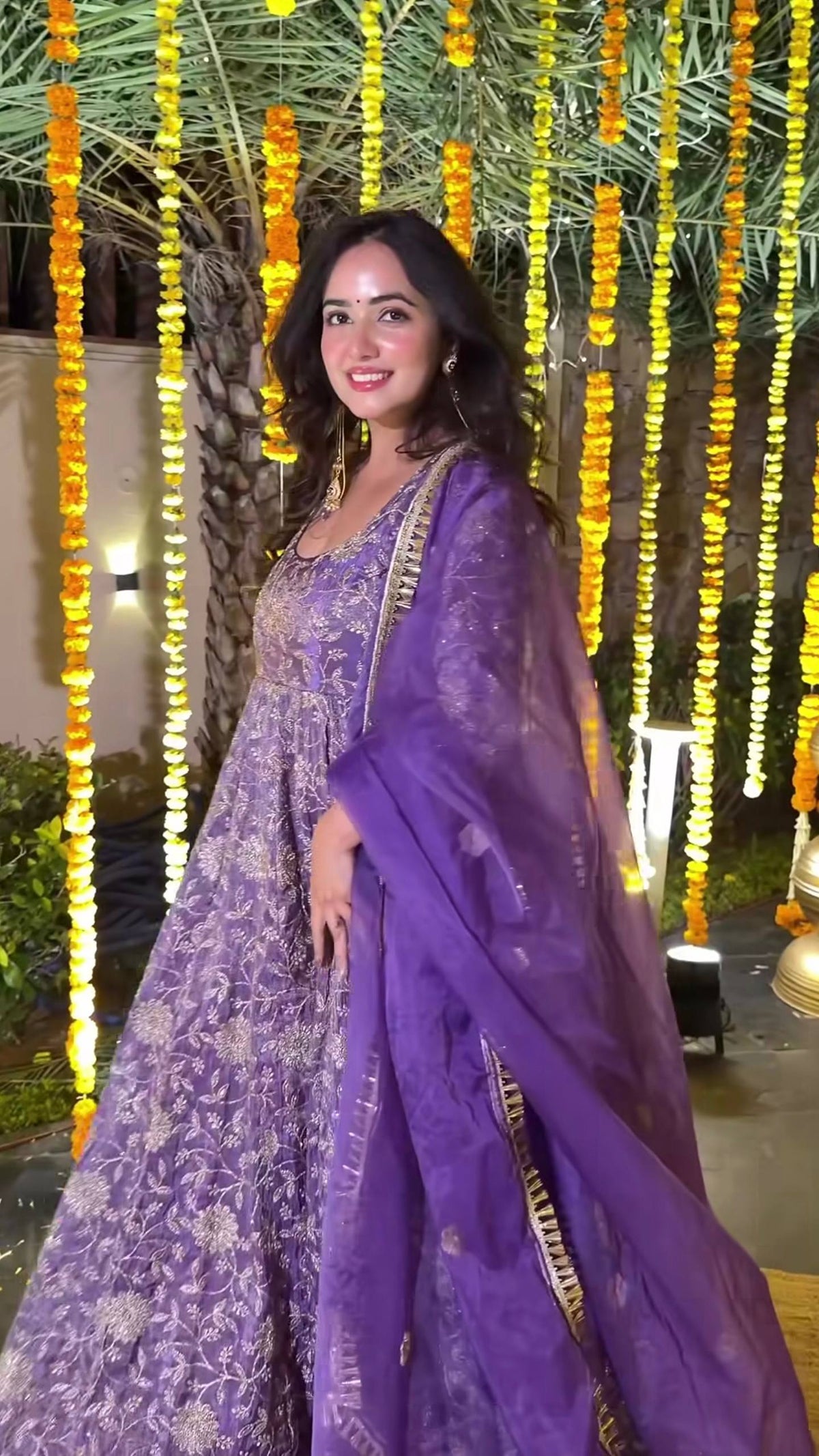 Stunning Fashion Statement for Festive Gatherings