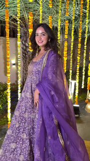 Stunning Fashion Statement for Festive Gatherings