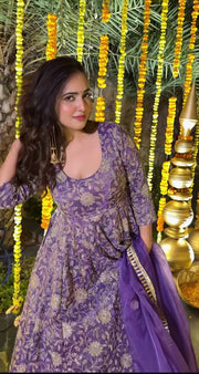 Stunning Fashion Statement for Festive Gatherings