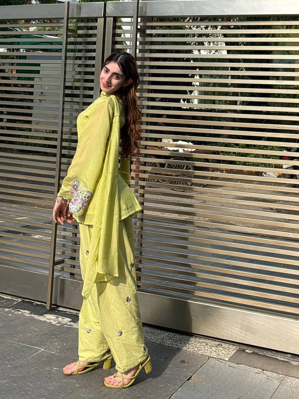 Effortless Elegance Amidst Lush Greenery