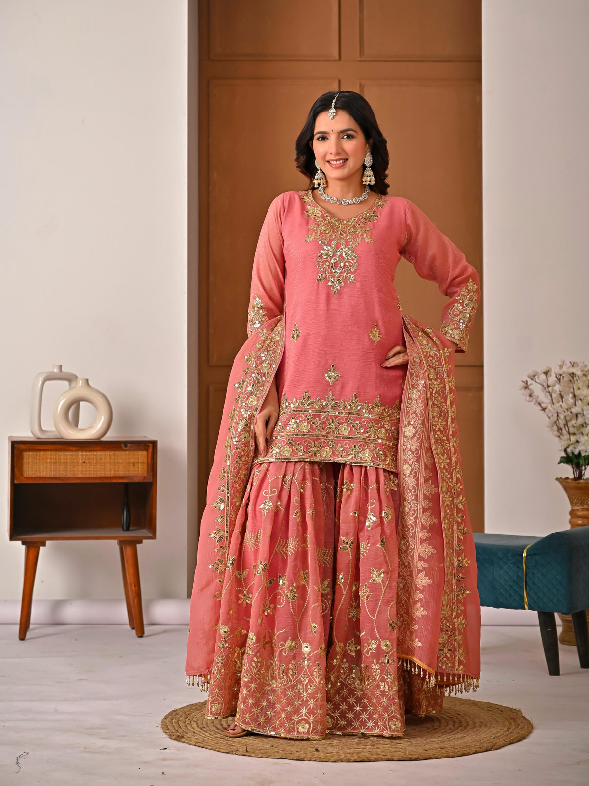 Chic Serenity: Embracing Pink and Gold Glamour
